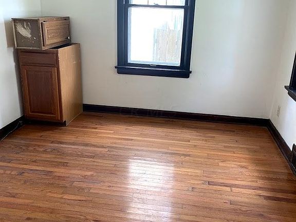 5th image of 908 Geers Ave #910