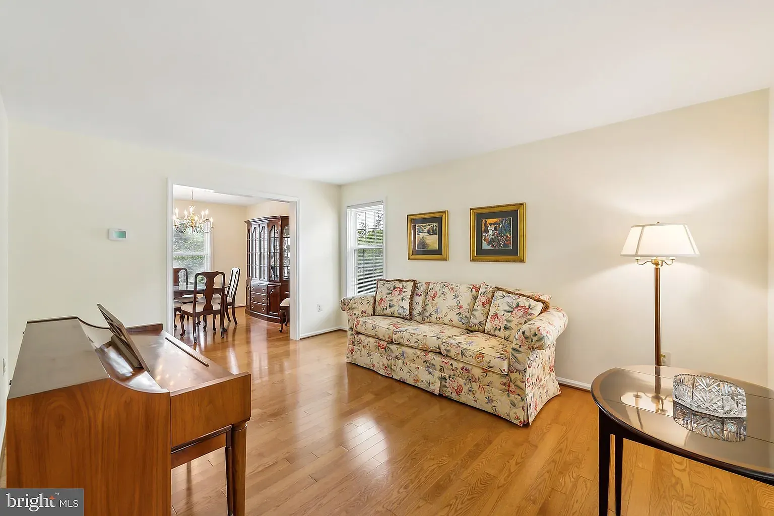 4 bed, 3.5 bath, 3202 sqft, $4,095 — Photo 4