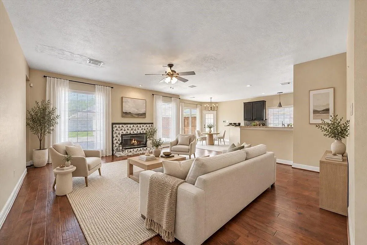 4 bed, 2.5 bath, 2715 sqft, $3,200 — Photo 3
