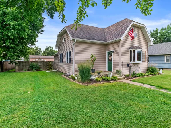 839 Buchanan Ave, Wapello, IA 52653