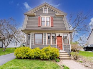 608 Division St, Mukwonago, WI 53149