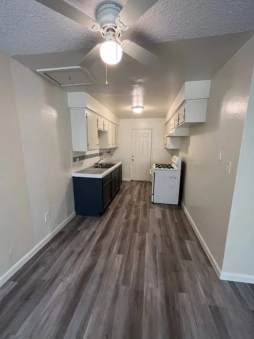 3 bed, 1.5 bath, 1140 sqft, $1,650 — Photo 3