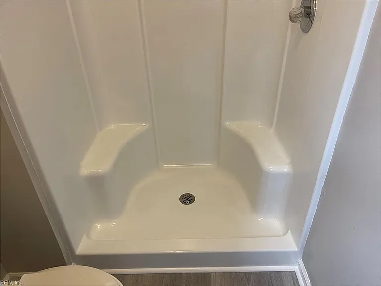 808 Quesnel Dr — Photo 34
