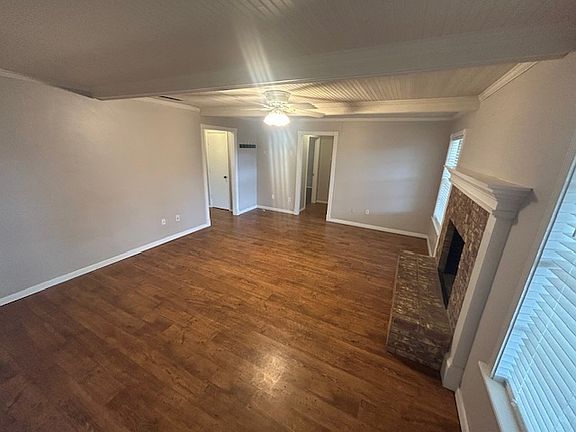 3rd image of 615 Devonshire Dr