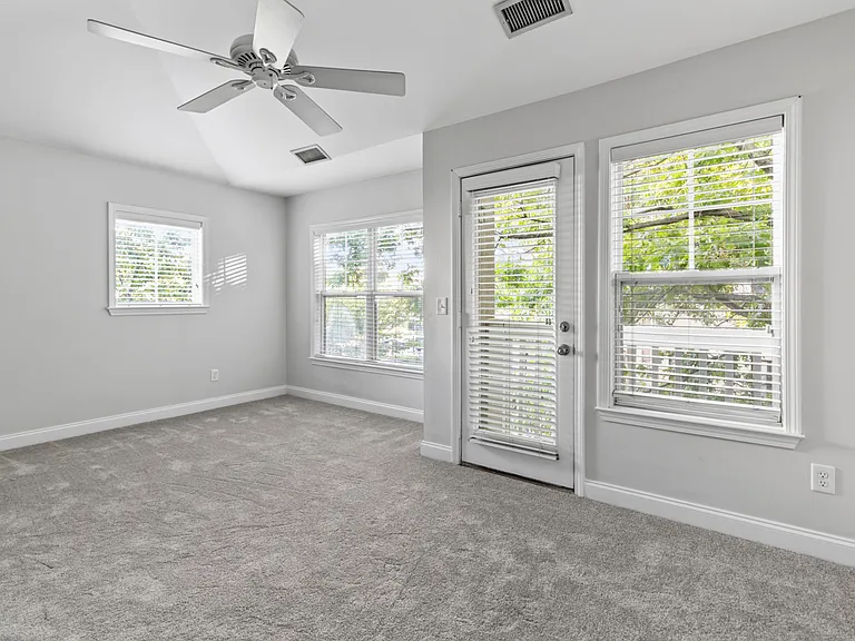 206 S Cedar St — Photo 25