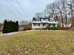 12 Cozy Lake Rd, Oak Ridge, NJ 07438