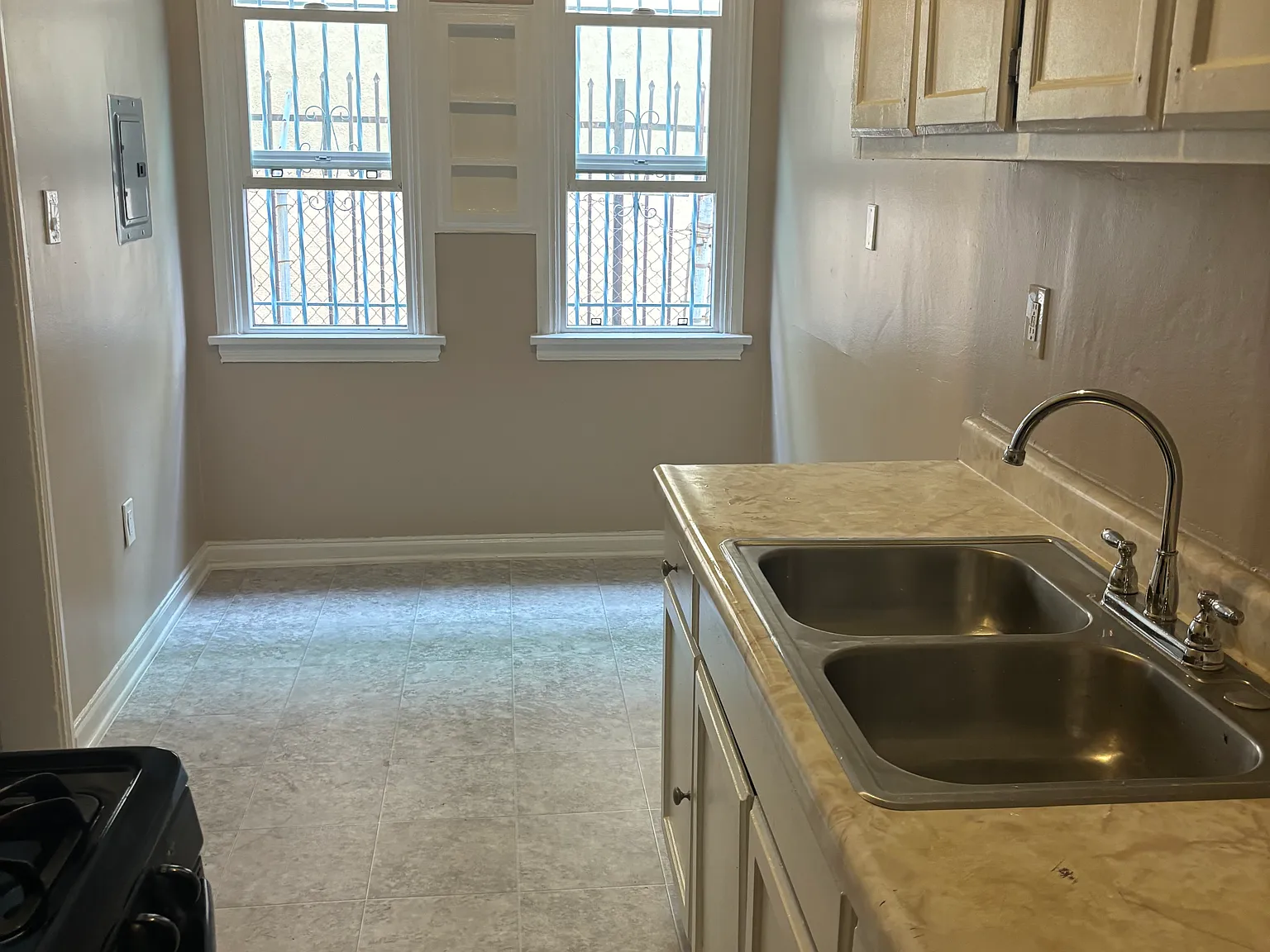 Studio, $1,250 — Photo 4