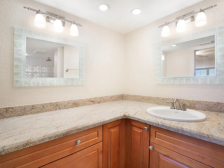800 Jeffery St #409 — Photo 17