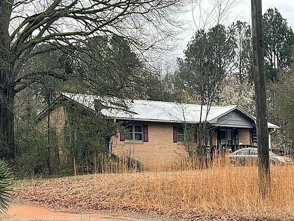 3rd image of 2568 Clark Rd