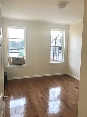 Rented by Amorelli Realty | media 8