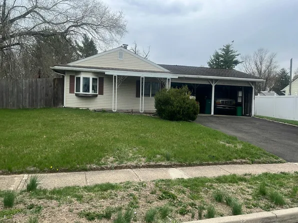 340 Dogwood Dr, Levittown, PA 19055