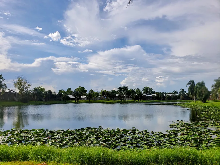 Lake View Villas — Photo 37