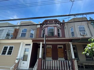 908 N 3rd St, Camden, NJ 08102