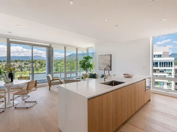 1500 Fern St #2801, North Vancouver, BC V7J 0A9