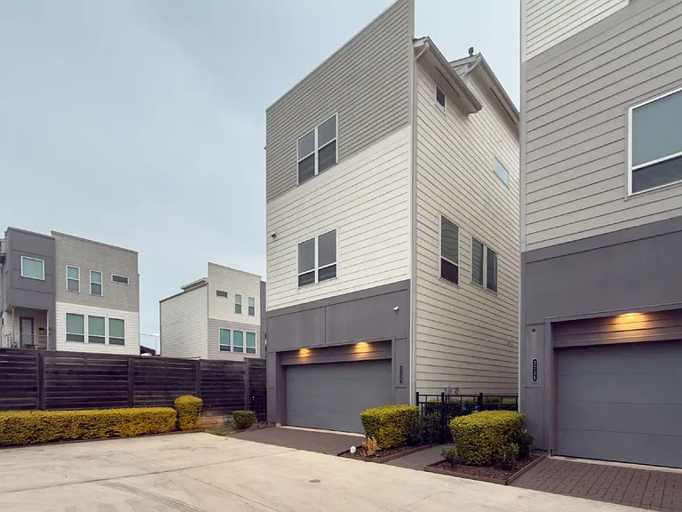 2733 Eado Edge Ct — Photo 2