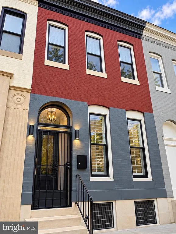3 bed, 1.5 bath, 1306 sqft, $1,750 — Photo 1