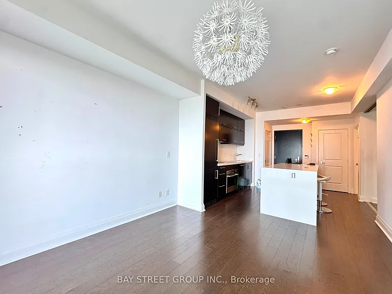 1080 Bay St #4006 — Photo 9