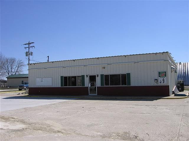 2nd image of 445 E Main St