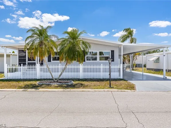 472 Nicklaus Blvd, North Fort Myers, FL 33903