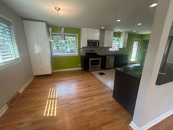 4th image of 2409 Duncan Dr