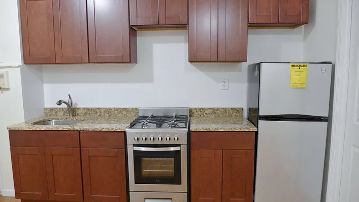 Rented by Avenues Real Estate | media 9