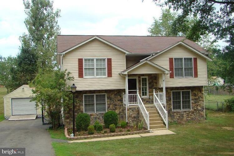 1st image of 602 Lamplighter Dr