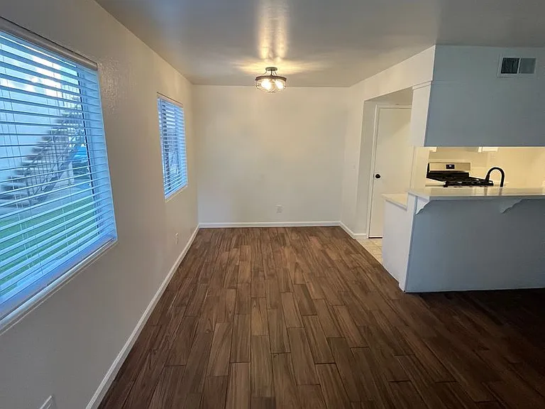 917 W Sierra Madre Ave #2 — Photo 3