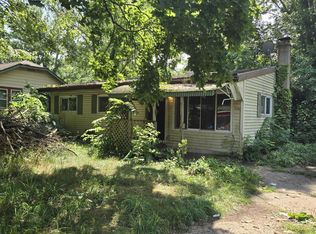 709 11th St, Three Rivers, MI 49093