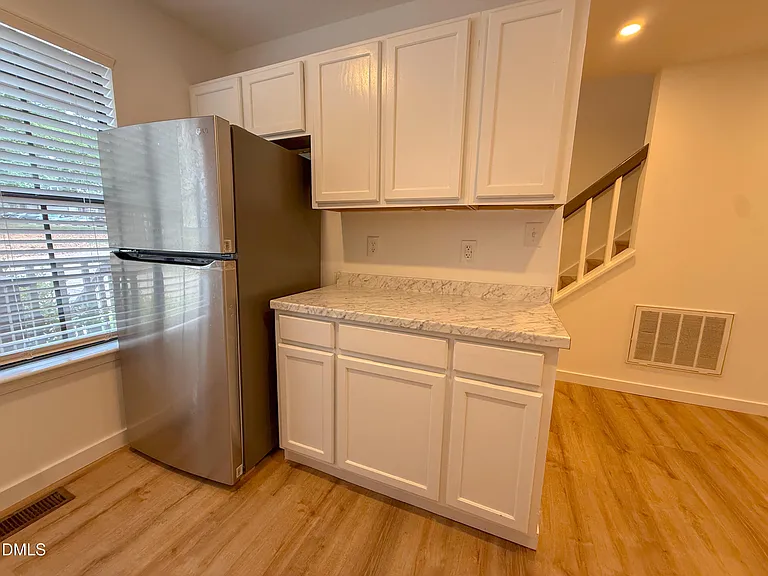 4247 The Oaks Dr — Photo 9