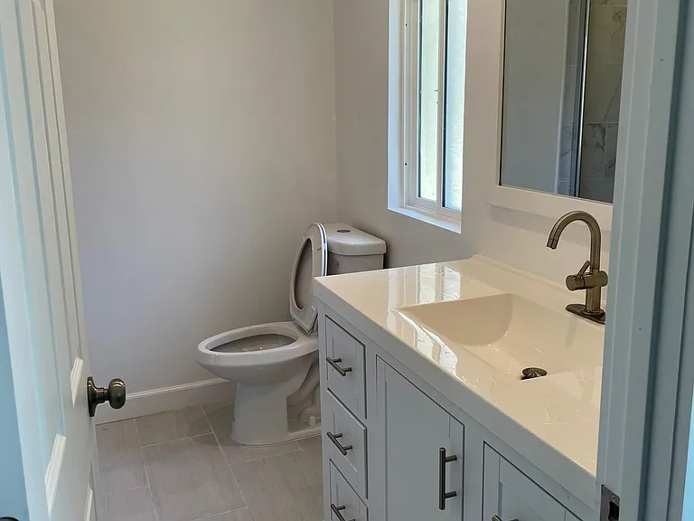 224 Edward Ave — Photo 10