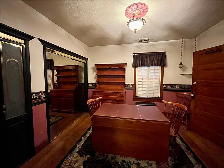 112 N Roosevelt Ave — Photo 24