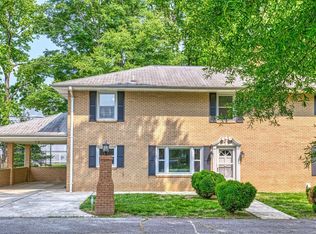 7725 Fordson Rd, Alexandria, VA 22306