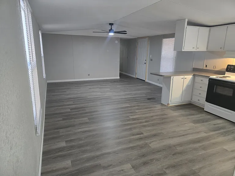 2000 S Burleson Blvd #15 — Photo 9