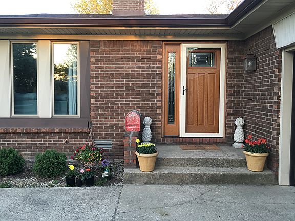 3rd image of 1053 N Glendale Ln