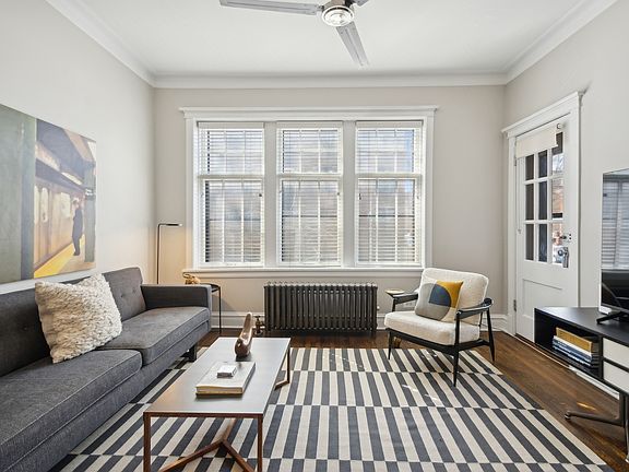 4th image of 1356 W Rosemont Ave #1