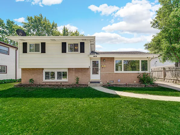 580 N 6th Ave, Des Plaines, IL 60016