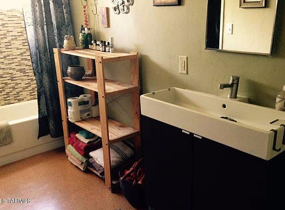 3rd image of 1374 W Placita Bronce