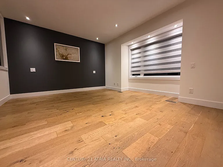 10 Palmerston Ave — Photo 25