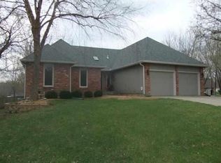 6631 SW Gisbourne Ct, Topeka, KS 66614