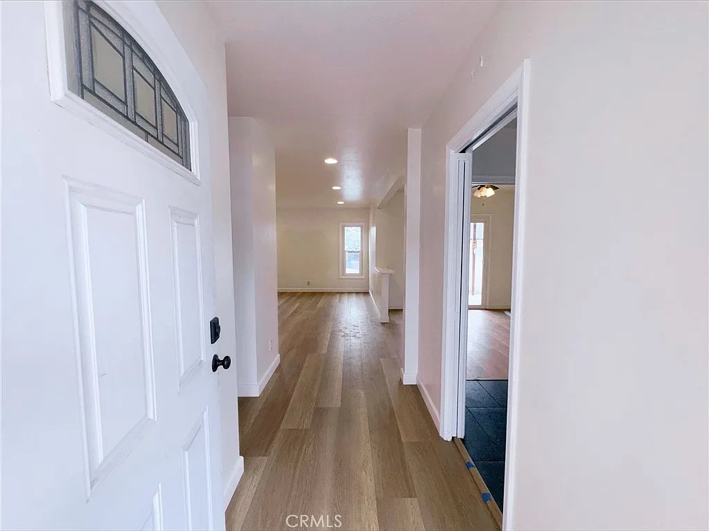 3 bed, 1590 sqft, $4,100 — Photo 3