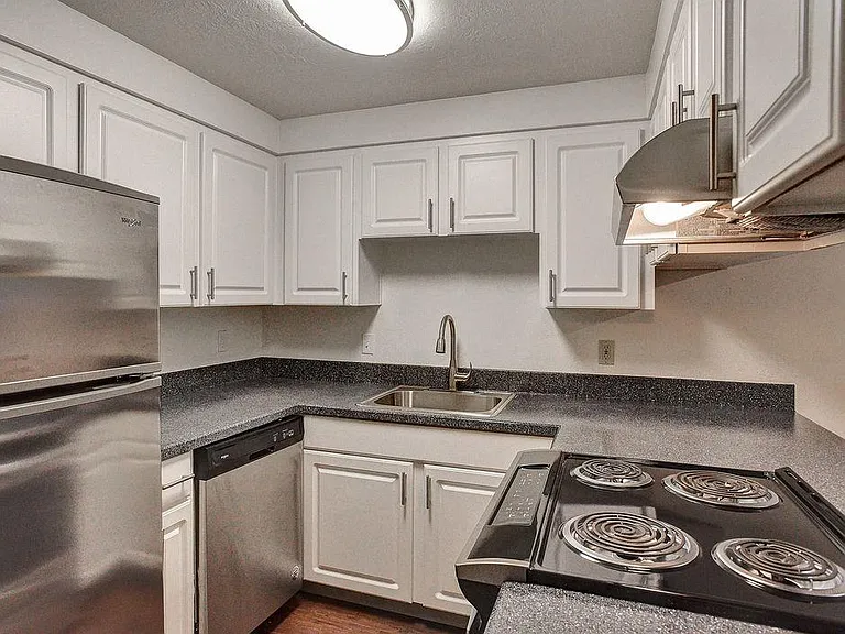Kitchen Foothills Apartments Portland OR