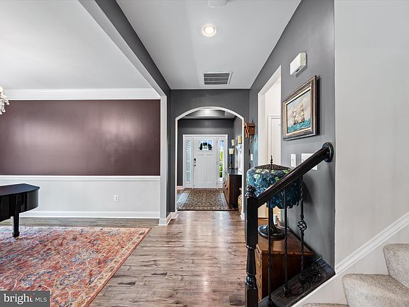 5th image of 27519 Belmont Blvd