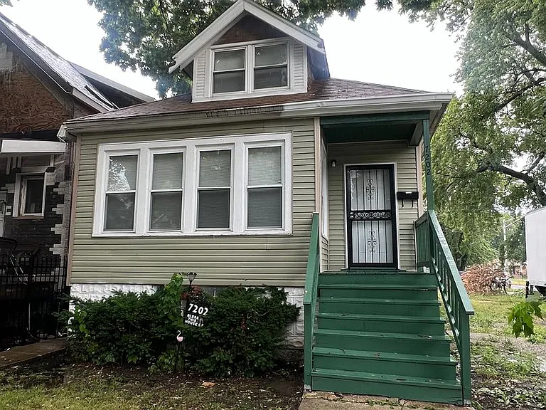 7202 S Marshfield Ave — Photo 1