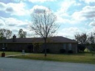 902 Meadowcreek St, Krum, TX 76249