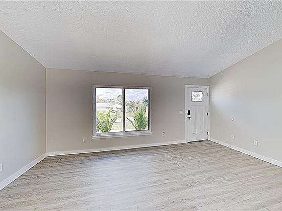 3rd image of 156 Larchmont Dr