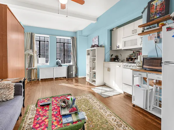 45 Tudor City Pl APT 819, New York, NY 10017