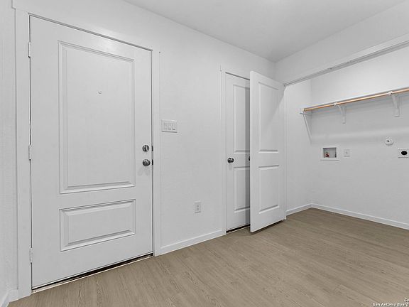 3rd image of 7246 Brownleaf Dr