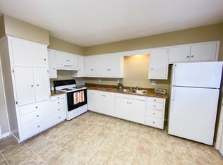 910 W Badger Rd APT 3, Madison, WI 53713