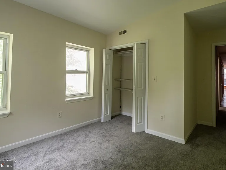 1712 Thames St — Photo 5
