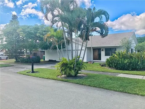 9400 SW 103rd Ave Photo 1